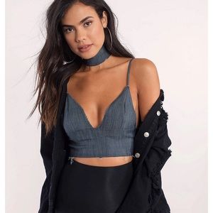 DENIM CHOKER CROP TOP IN DARK WASH